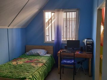 VENDE CASA PAREADA  de 2 pisos EN LINARES