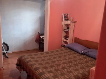 VENDE CASA PAREADA  de 2 pisos EN LINARES