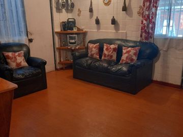 VENDE CASA PAREADA  de 2 pisos EN LINARES