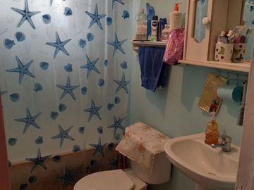 VENDE CASA PAREADA  de 2 pisos EN LINARES