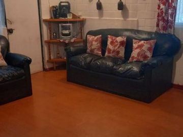 VENDE CASA PAREADA  de 2 pisos EN LINARES