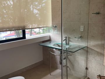 PRECIOSO DEPARTAMENTO DE DOBLE ALTURA EN JARDINES EN LA MONTAÑA