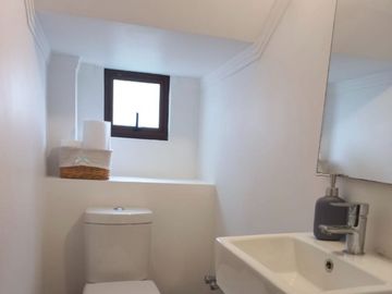 HERMOSA CASA INDEPENDIENTE. EXCLUSIVO SECTOR LOMAS DEL SOL QUILPUÉ