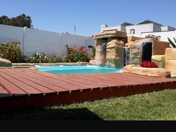 HERMOSA CASA INDEPENDIENTE. EXCLUSIVO SECTOR LOMAS DEL SOL QUILPUÉ