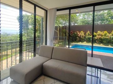 DIJUAL RUMAH VILLA MEWAH DI DAGO PAKAR TIMUR CIBURIAL BANDUNG UTARA
