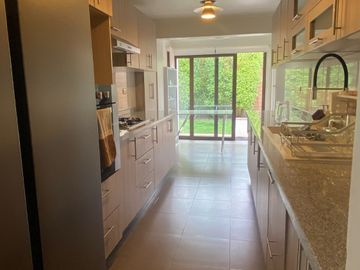VENTA   HERMOSA CASA EN CONDOMINIO BOSQUE REAL CURAUMA