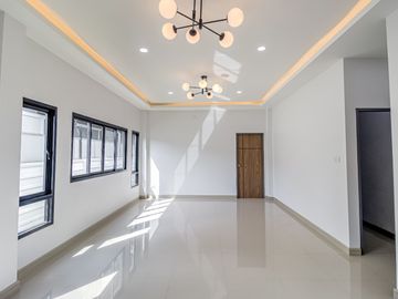 Newly Built Nordic-Style House – 2 Floors, 3 Bedrooms in Pa Daet Zone, Mueang Chiang Mai, Near Wat Don Chai Pa Daet