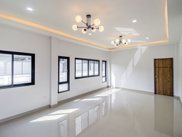 Newly Built Nordic-Style House – 2 Floors, 3 Bedrooms in Pa Daet Zone, Mueang Chiang Mai, Near Wat Don Chai Pa Daet