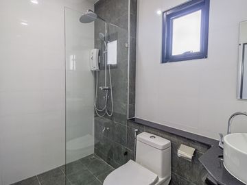 Newly Built Nordic-Style House – 2 Floors, 3 Bedrooms in Pa Daet Zone, Mueang Chiang Mai, Near Wat Don Chai Pa Daet