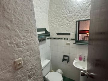 EXCELENTE CASONA UBICADA EN PLENO CENTRO HISTORICO