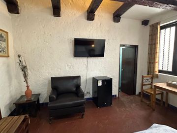EXCELENTE CASONA UBICADA EN PLENO CENTRO HISTORICO