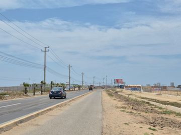 TERRENO A FILO DE PISTA CARRETERA CHICLAYO PIMENTEL
