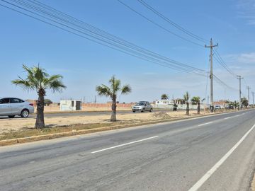 TERRENO A FILO DE PISTA CARRETERA CHICLAYO PIMENTEL
