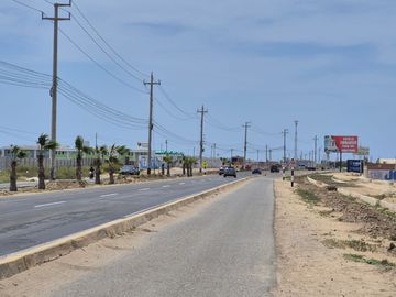 TERRENO A FILO DE PISTA CARRETERA CHICLAYO PIMENTEL