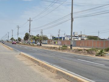TERRENO A FILO DE PISTA CARRETERA CHICLAYO PIMENTEL