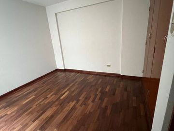 VENDO LINDO DPTO.  CERCA A  CENTRO COMERCIAL CHACARILLA