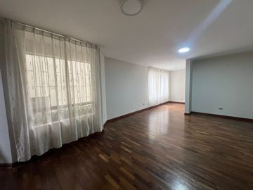 VENDO LINDO DPTO.  CERCA A  CENTRO COMERCIAL CHACARILLA