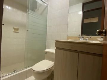 VENDO LINDO DPTO.  CERCA A  CENTRO COMERCIAL CHACARILLA