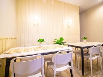 Dijual Cepat Kost Exclusice 24 Kamar + Furnished, di lokasi Premium Tanjung Duren Jakarta Barat