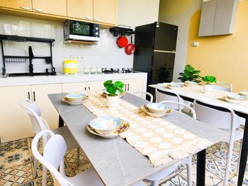 Dijual Cepat Kost Exclusice 24 Kamar + Furnished, di lokasi Premium Tanjung Duren Jakarta Barat