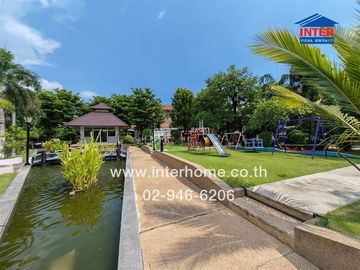 2-storey townhouse, 31.9 sq.w., Rinrada Oriental Village, near Lee Thai Traditional Medicine Clinic, Ekachai Road, Kittimanee Road, Mueang Samut Sakho