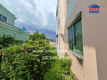 2-storey townhouse, 31.9 sq.w., Rinrada Oriental Village, near Lee Thai Traditional Medicine Clinic, Ekachai Road, Kittimanee Road, Mueang Samut Sakho