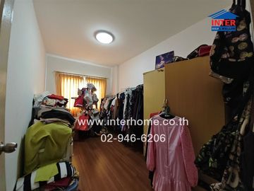 2-storey townhouse, 31.9 sq.w., Rinrada Oriental Village, near Lee Thai Traditional Medicine Clinic, Ekachai Road, Kittimanee Road, Mueang Samut Sakho