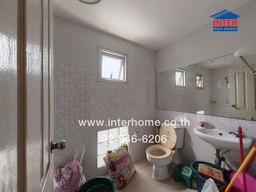 2-storey townhouse, 31.9 sq.w., Rinrada Oriental Village, near Lee Thai Traditional Medicine Clinic, Ekachai Road, Kittimanee Road, Mueang Samut Sakho