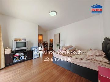 2-storey townhouse, 31.9 sq.w., Rinrada Oriental Village, near Lee Thai Traditional Medicine Clinic, Ekachai Road, Kittimanee Road, Mueang Samut Sakho