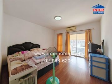 2-storey townhouse, 31.9 sq.w., Rinrada Oriental Village, near Lee Thai Traditional Medicine Clinic, Ekachai Road, Kittimanee Road, Mueang Samut Sakho