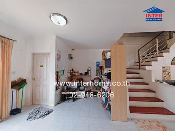 2-storey townhouse, 31.9 sq.w., Rinrada Oriental Village, near Lee Thai Traditional Medicine Clinic, Ekachai Road, Kittimanee Road, Mueang Samut Sakho