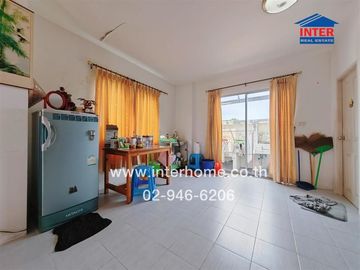 2-storey townhouse, 31.9 sq.w., Rinrada Oriental Village, near Lee Thai Traditional Medicine Clinic, Ekachai Road, Kittimanee Road, Mueang Samut Sakho