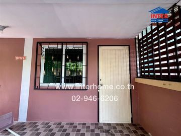 1-storey townhouse, 48.8 sq m, Chatthong Villa Village, Bo Win, Sattahip-Phanom Sarakham strategic highway (Highway 331), Sriracha, Chonburi