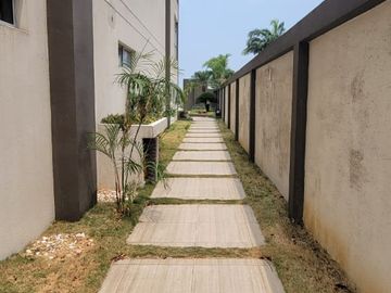 En venta amplio y lujoso departamento vista al rio en Veleros del Rio, Km 4.5 via a Samborondon
