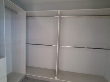 En venta amplio y lujoso departamento vista al rio en Veleros del Rio, Km 4.5 via a Samborondon