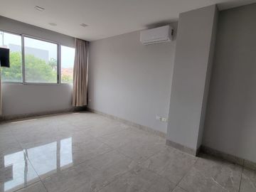 En venta amplio y lujoso departamento vista al rio en Veleros del Rio, Km 4.5 via a Samborondon