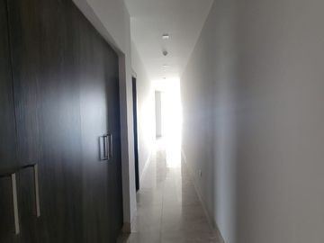 En venta amplio y lujoso departamento vista al rio en Veleros del Rio, Km 4.5 via a Samborondon