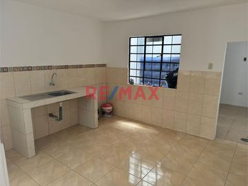 Acogedora Casa De Dos Pisos En Supe Pueblo