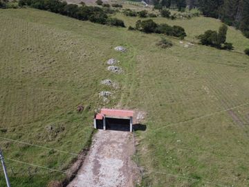 EN VENTA TERRENO SECTOR PIFO (TUMBACO)