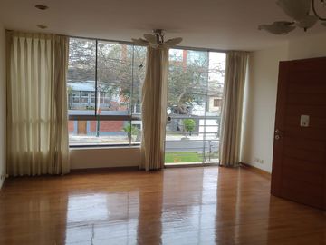 VENTA DE OCASION AMPLIO DEPARTAMENTO EN AV. HIGUERETA SUCO