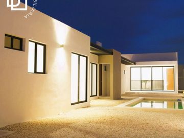 Casa nueva en venta de una planta con alberca privada en Mérida