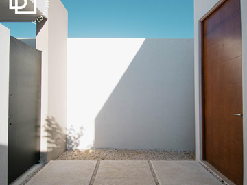 Casa nueva en venta de una planta con alberca privada en Mérida
