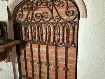 VENDO CASA EN EL CENTRO. QRO