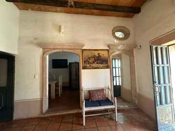VENDO CASA EN EL CENTRO. QRO