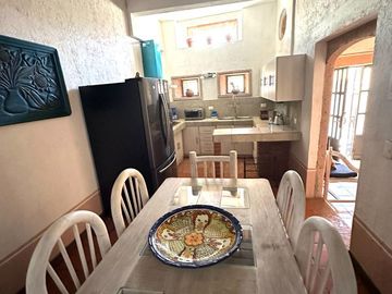 VENDO CASA EN EL CENTRO. QRO