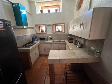 VENDO CASA EN EL CENTRO. QRO