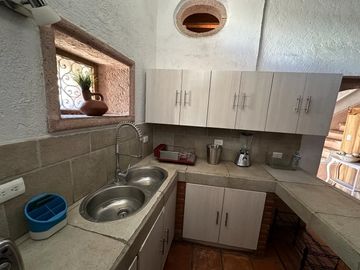 VENDO CASA EN EL CENTRO. QRO