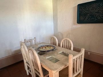 VENDO CASA EN EL CENTRO. QRO