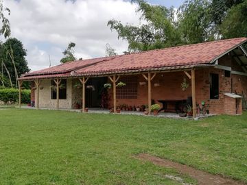 ESPECTACULAR CASA CAMPESTRE UNA PLANTA CERRITOS PEREIRA