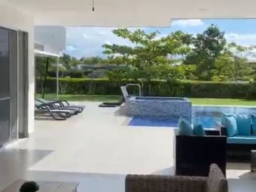 ESPECTACULAR CASA EN SAN JOSE DE LAS VILLAS